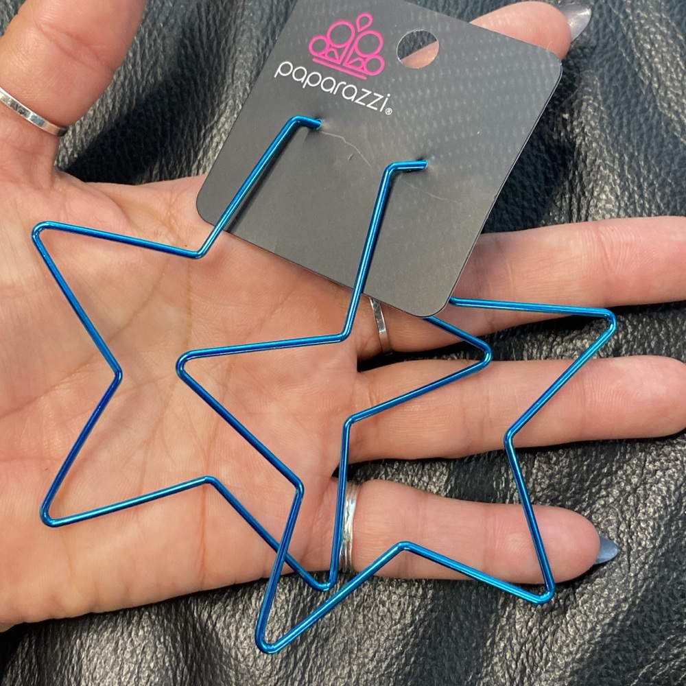 Paparazzi Vibrant Blue Star Earrings